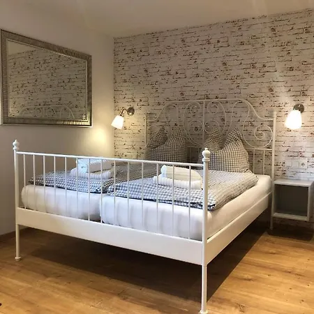 Falkenegg 펜션 레네슈타트