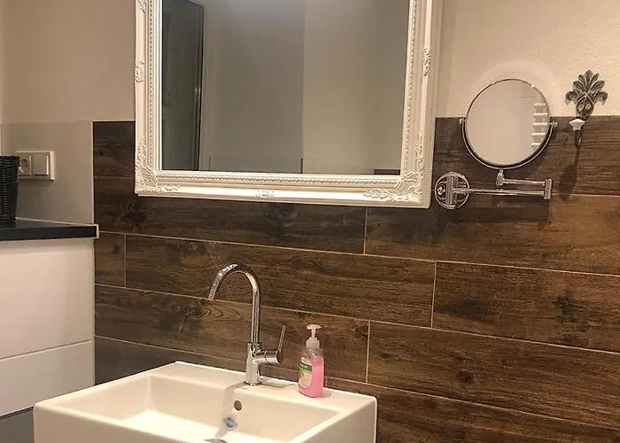 Falkenegg بيت للعطل لينهشتات