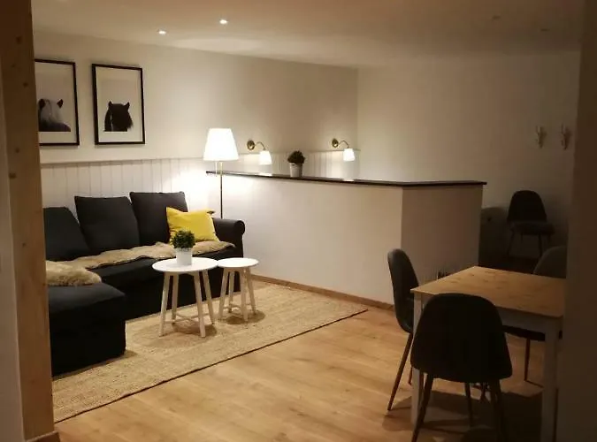 Falkenegg لينهشتات